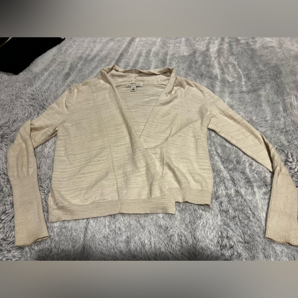 lightweight beige cropped cardigan